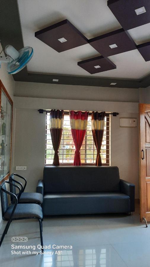 Varam Homestay マディケーリ エクステリア 写真