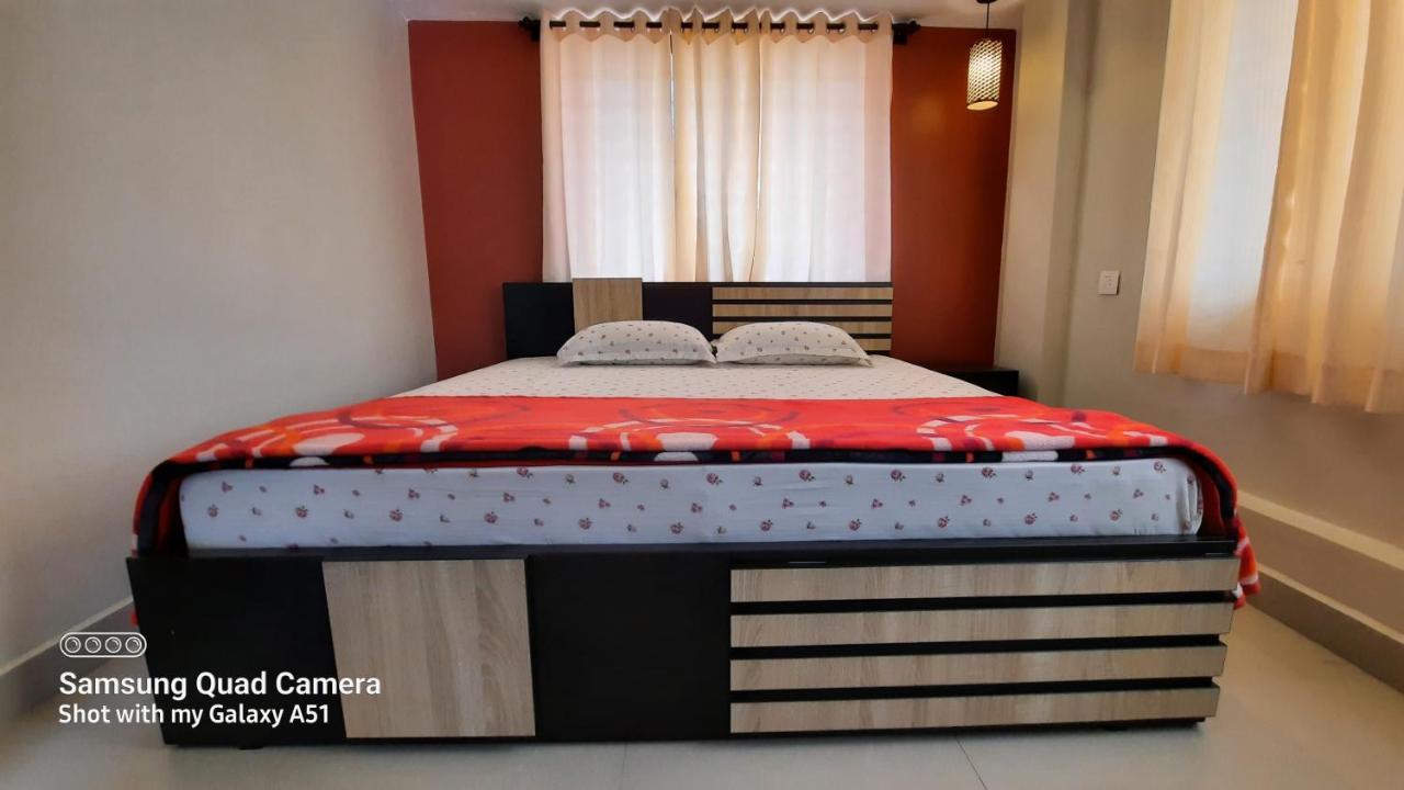 Varam Homestay マディケーリ エクステリア 写真
