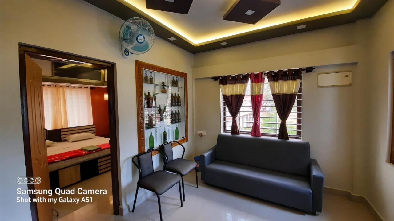 Varam Homestay マディケーリ エクステリア 写真