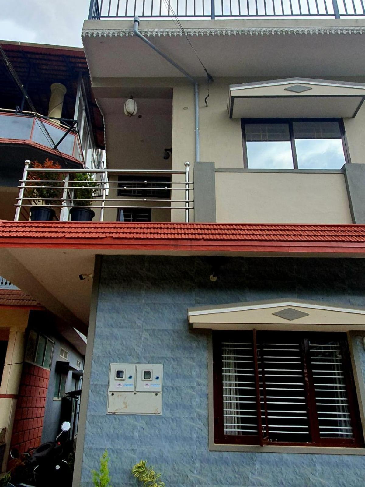 Varam Homestay マディケーリ エクステリア 写真